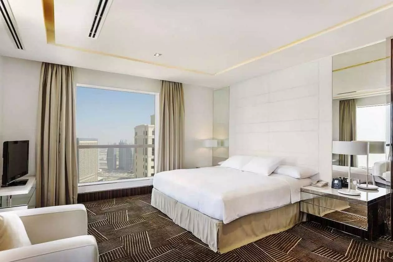 HILTONTHEWALK_SHABAVIZ (19).jpg